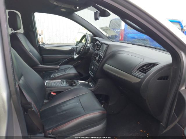 2C4RDGEG2KR743620 Dodge Grand Caravan Gt