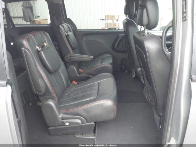 2C4RDGEG2KR743620 Dodge Grand Caravan Gt