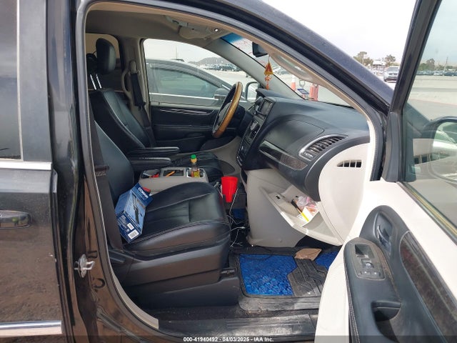 2C4RC1BG6ER400043 Chrysler Town & Country Touring