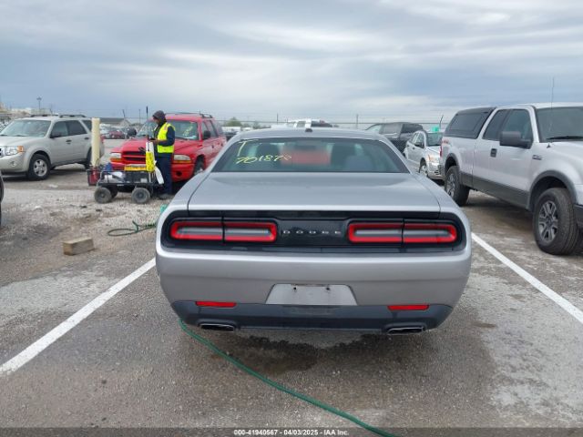 2C3CDZAG9FH701873 Dodge Challenger Sxt