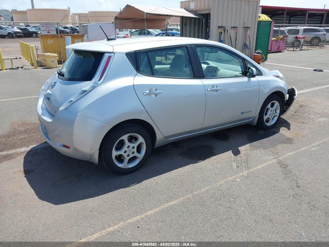 Nissan LEAF SV 2015 1N4AZ0CP5FC307440 Image 4