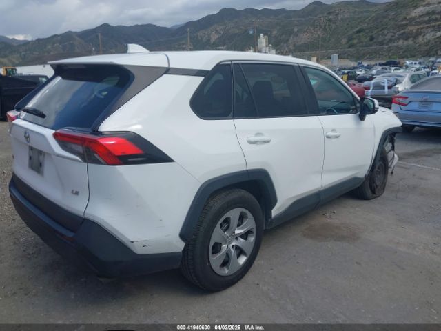 2T3K1RFV3NW187069 Toyota RAV4 LE