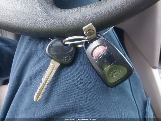5NPD74LF7HH132658 Hyundai ELANTRA SE