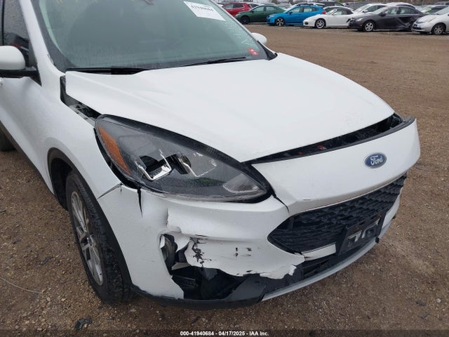 1FMCU9H9XNUA44852 Ford ESCAPE SEL