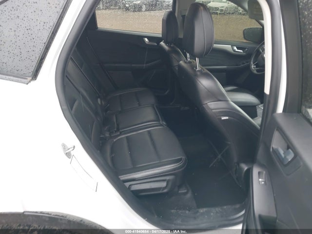 1FMCU9H9XNUA44852 Ford ESCAPE SEL