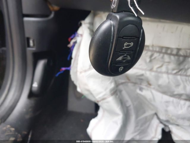 2017 MINI CONVERTIBLE WMWWG9C5XH3C22847 Photo 10