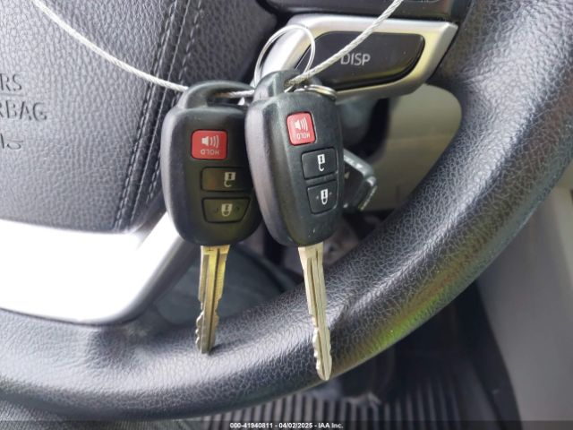 5TDZARFH9FS016919 Toyota Highlander Le