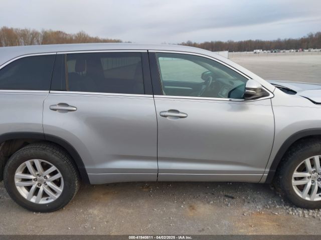 5TDZARFH9FS016919 Toyota Highlander Le