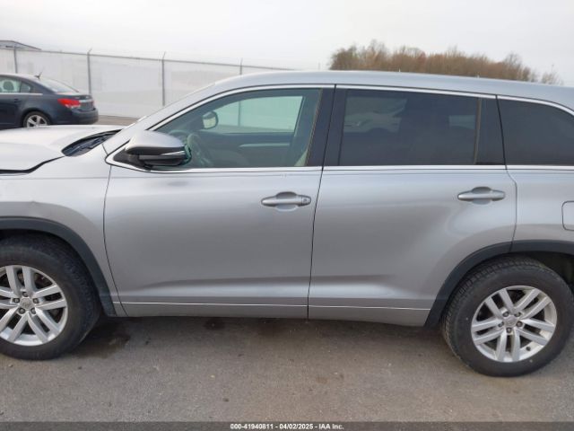 5TDZARFH9FS016919 Toyota Highlander Le