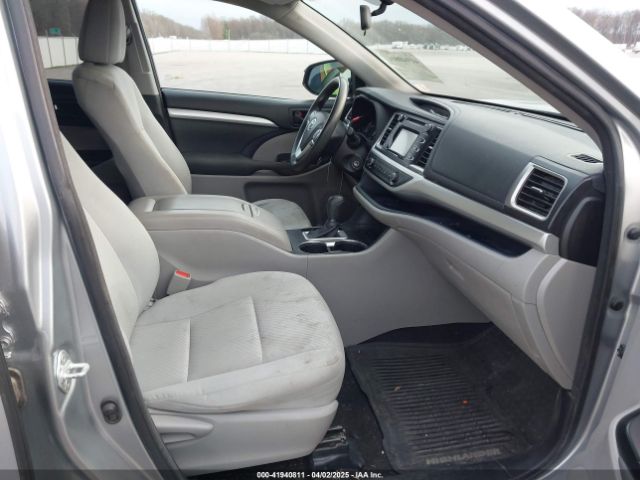 5TDZARFH9FS016919 Toyota Highlander Le