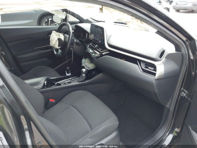 NMTKHMBX2KR094898 Toyota C-HR XLE