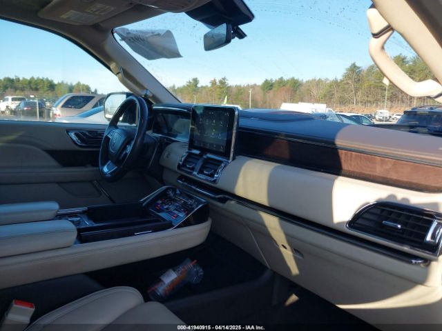5LMJJ2LT7JEL10453 Lincoln Navigator Reserve