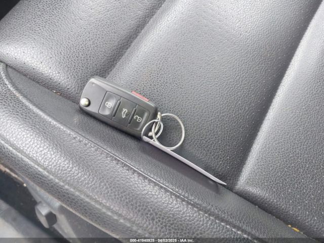 WVGBV7AX5FW521442 Volkswagen TIGUAN SE