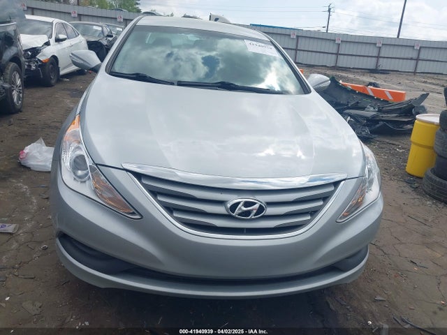5NPEB4AC3EH943204 Hyundai SONATA GLS