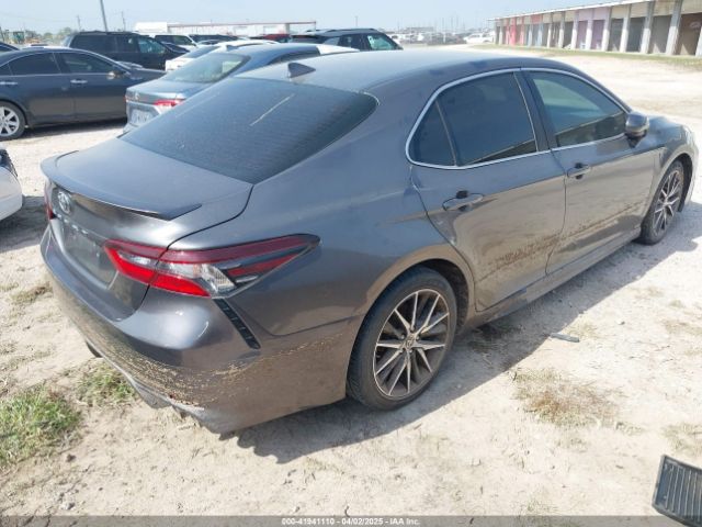 4T1G11AK8MU523827 Toyota CAMRY SE