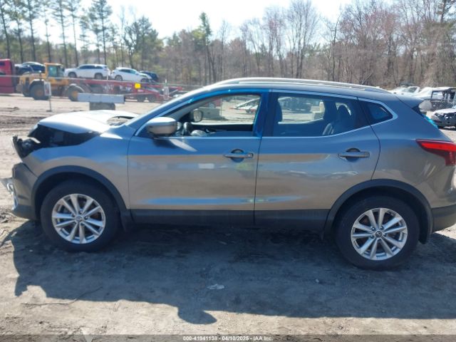 JN1BJ1CR8KW335306 Nissan Rogue Sport Sv