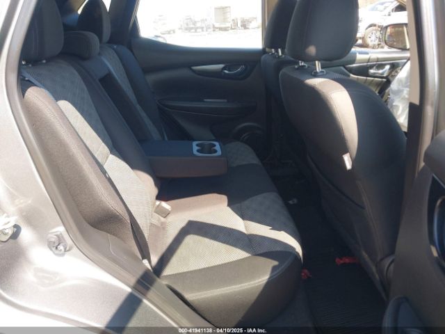 JN1BJ1CR8KW335306 Nissan Rogue Sport Sv