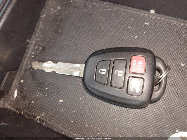4T1BF1FK0HU321025 Toyota CAMRY SE
