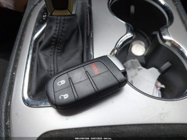 1C4RJFAG4KC706571 Jeep Grand Cherokee Laredo E 4x4
