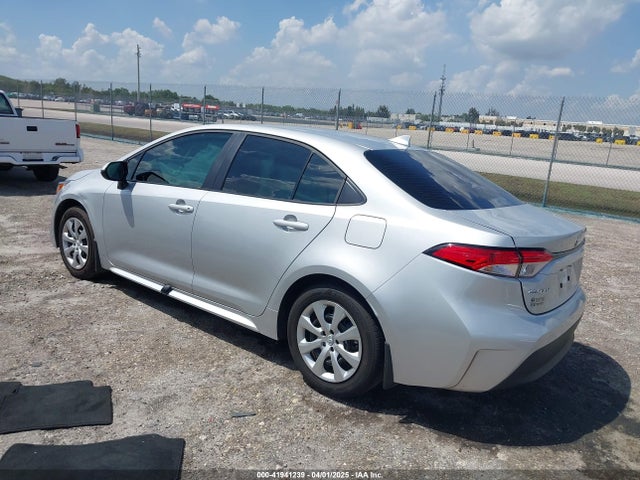 Toyota COROLLA LE 2025 5YFB4MDE6SP236302 Image 3