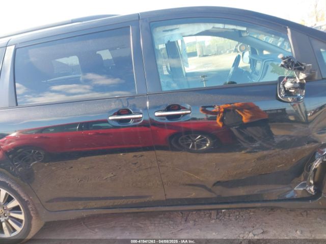 5TDDZ3DC7LS244873 Toyota SIENNA XLE