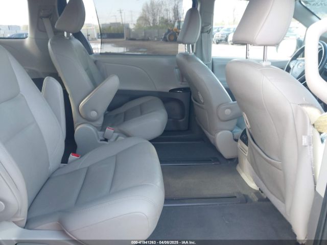 5TDDZ3DC7LS244873 Toyota SIENNA XLE