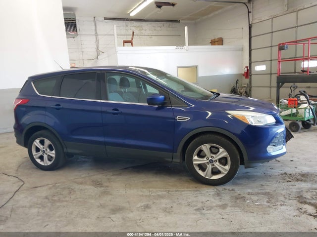 1FMCU9GX7FUB44795 Ford ESCAPE SE