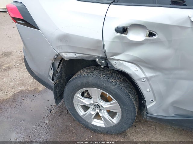 2T3P1RFV0KW083463 Toyota Rav4 Xle