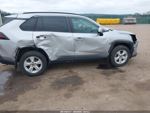 2T3P1RFV0KW083463 Toyota Rav4 Xle