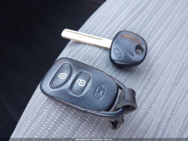 KMHCT5AE9GU257815 Hyundai ACCENT SE