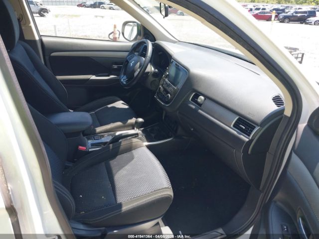 JA4AD3A34HZ067317 Mitsubishi Outlander Se