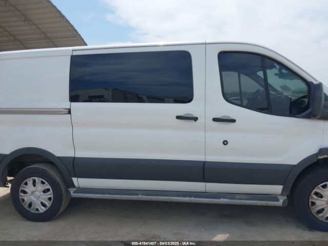 1FTYR1YM1JKA98581 Ford Transit-250