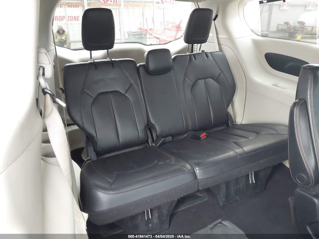 Chrysler Pacifica Touring-l 2017 2C4RC1BG7HR835819 Image 17
