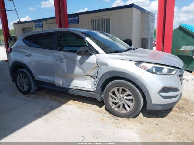 KM8J23A48JU646278 Hyundai TUCSON SE