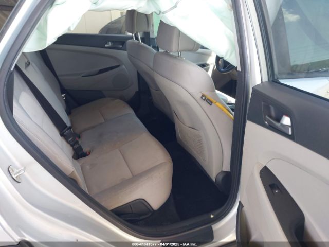 KM8J23A48JU646278 Hyundai TUCSON SE
