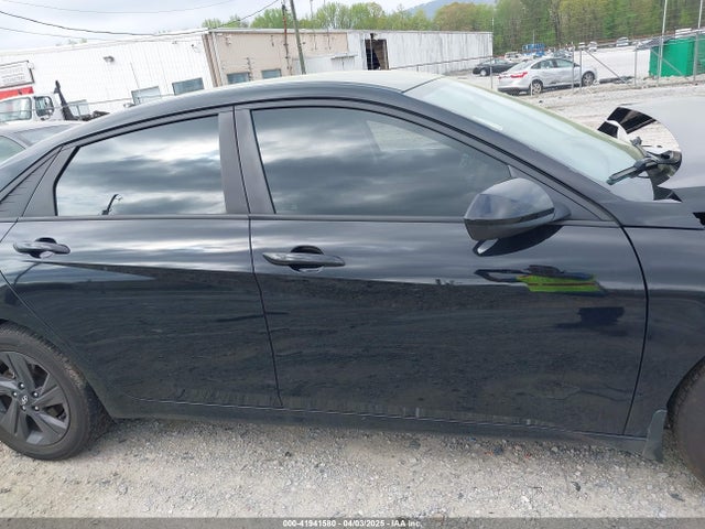 KMHLM4AG4NU247456 Hyundai ELANTRA SEL