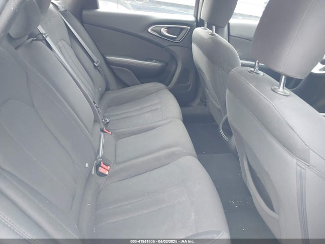 1C3CCCAB6FN745518 Chrysler 200 Limited