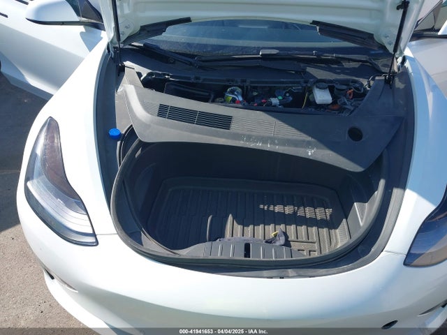 5YJ3E1EAXNF317928 Tesla MODEL 3