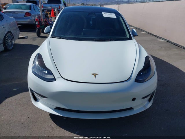 5YJ3E1EAXNF317928 Tesla MODEL 3