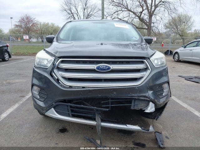 1FMCU9GD2HUD71238 Ford ESCAPE SE