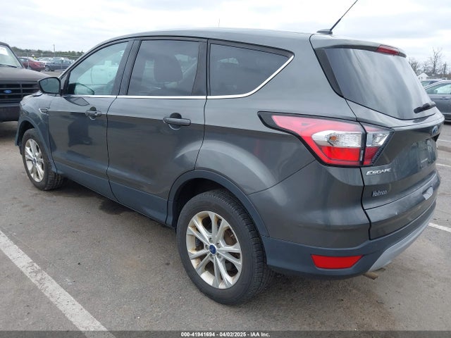 1FMCU9GD2HUD71238 Ford ESCAPE SE