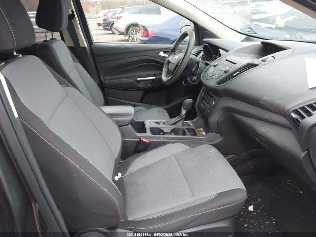 1FMCU9GD2HUD71238 Ford ESCAPE SE