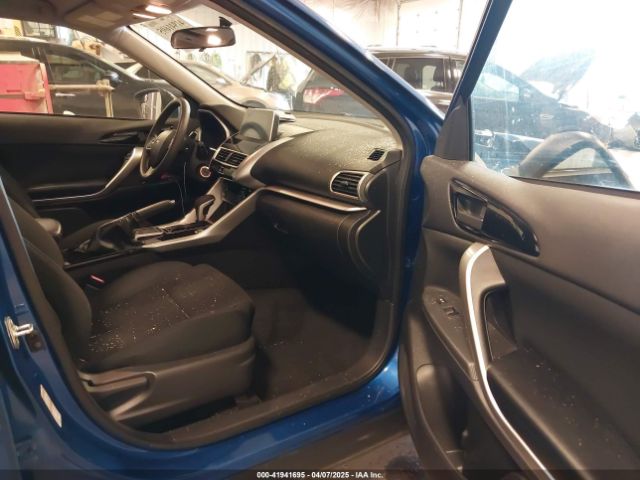 JA4AT4AA9JZ069268 Mitsubishi Eclipse Cross Le