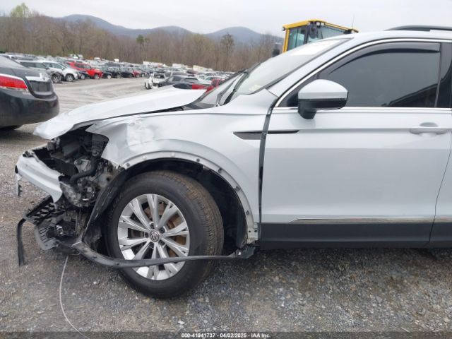 3VV2B7AX6JM150296 Volkswagen Tiguan 2.0t Se/2.0t Sel