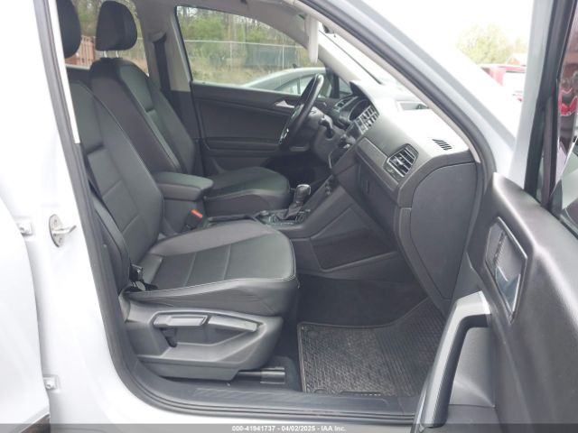 3VV2B7AX6JM150296 Volkswagen Tiguan 2.0t Se/2.0t Sel