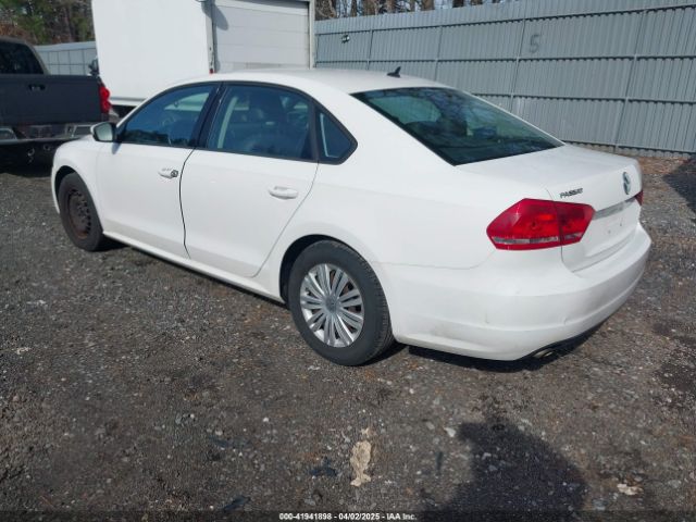 1VWAT7A34FC104038 Volkswagen Passat 1.8t S