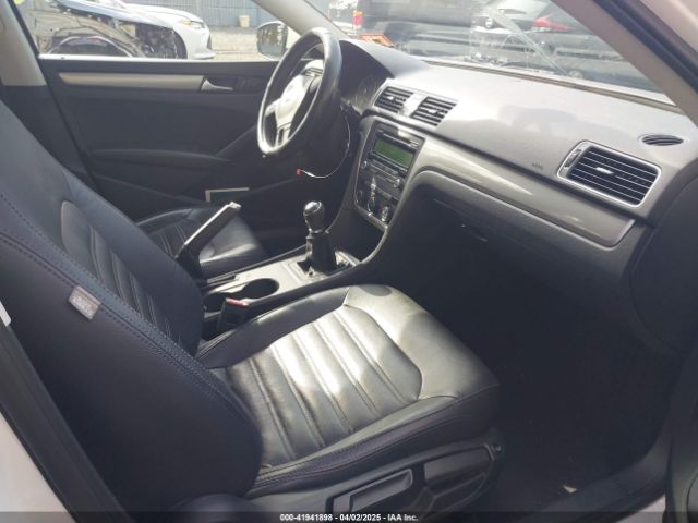 1VWAT7A34FC104038 Volkswagen Passat 1.8t S