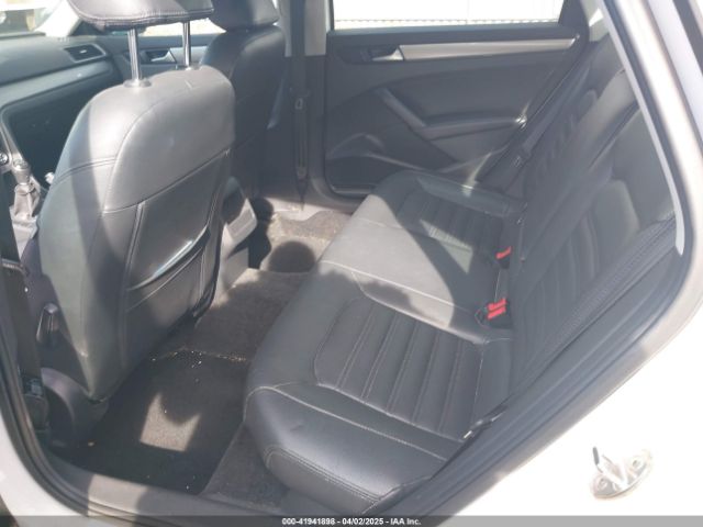 1VWAT7A34FC104038 Volkswagen Passat 1.8t S