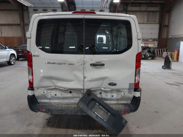 1FTYR1ZM7KKA71062 Ford Transit-250