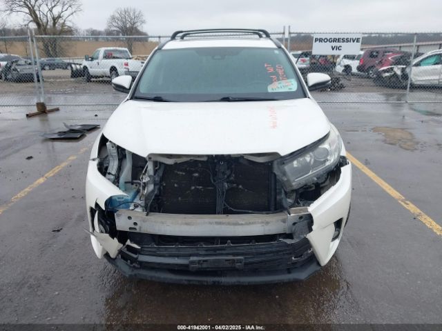 5TDJZRFH7JS486235 Toyota Highlander Se